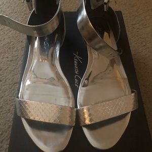 Kenneth Cole Essex Flat Sandal